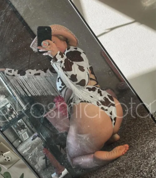 say ‘yeeeehawww’ if you like this booty F26