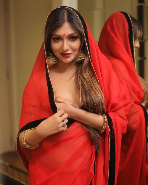 Andr aane se pahle Knock to karna tha 🫣