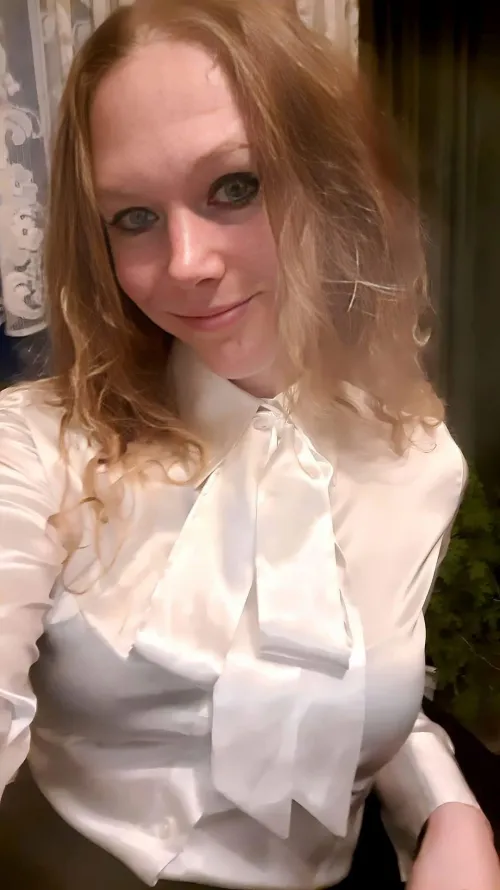 Clothed in satin today ❤️ This satin blouse feels so smooth and silky on my body
