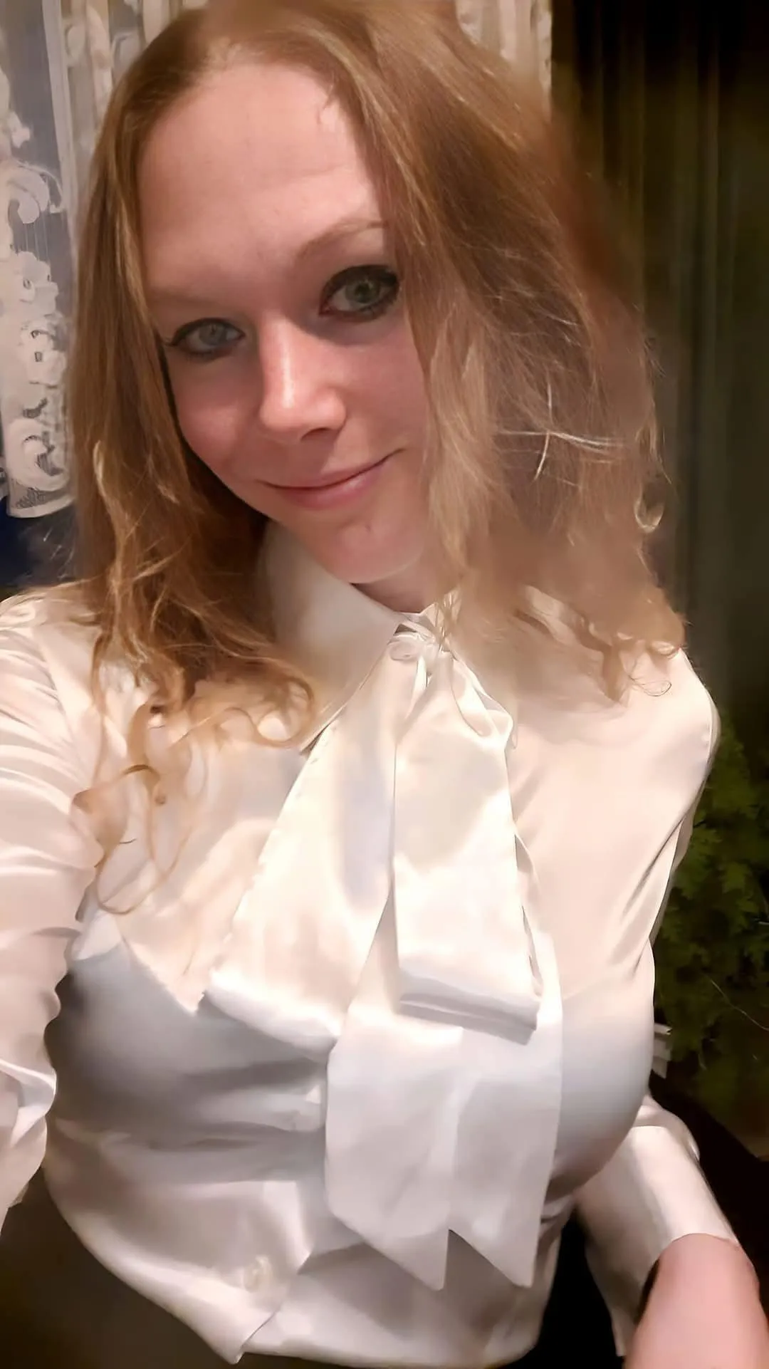 Clothed in satin today ❤️ This satin blouse feels so smooth and silky on my body