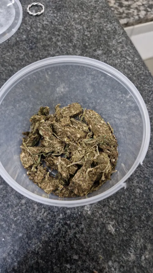 Enchi o estoque, 20g de pren 2g de flor, qual a quantidade ideal pra vcs passar o mês?