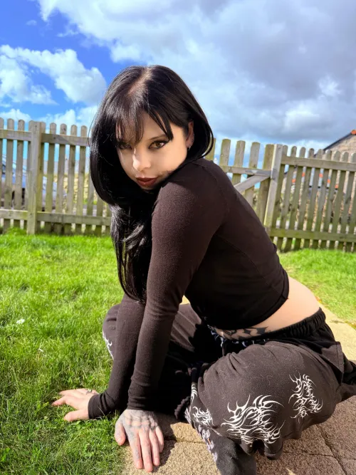 Goth girls do go outside.. 💁🏻‍♀️🖤