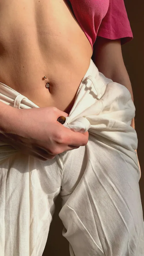 i love cameltoe and it makes me so horny