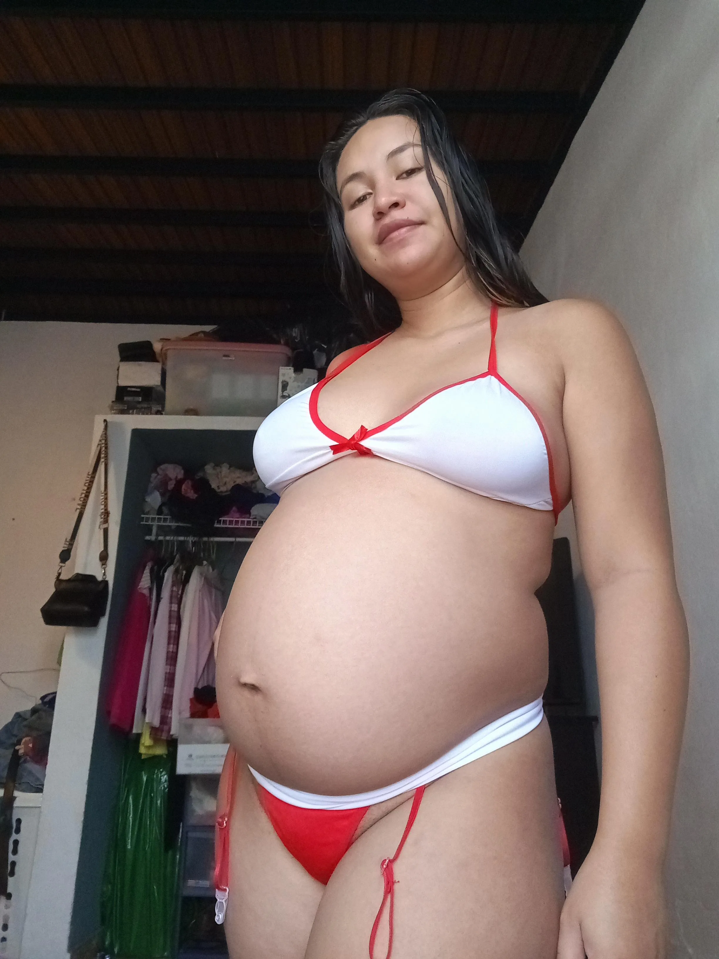 I'm celebrating my birthday today and I'm still eight months pregnant, I want to have fun and lose the limits❤️