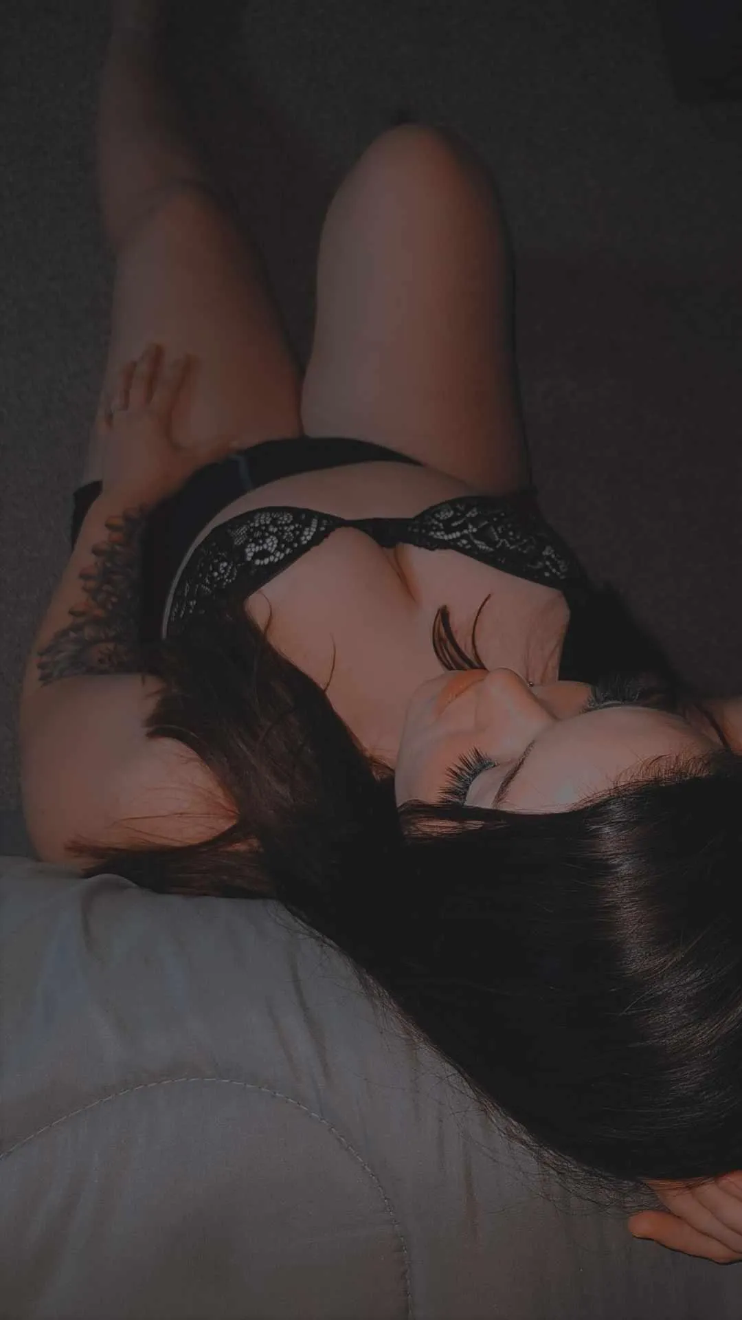 Im horny and waiting for you to make me cum baby