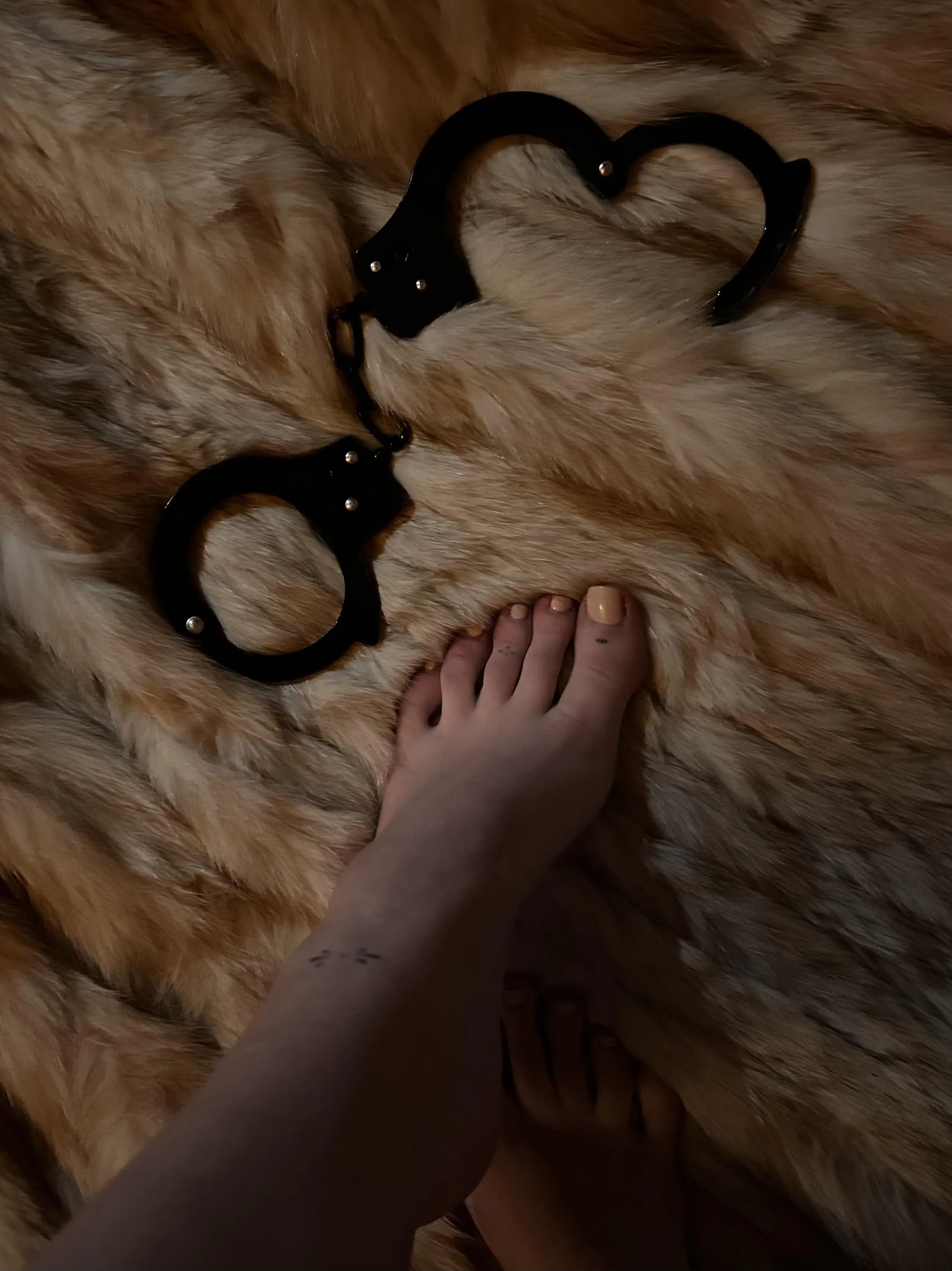 Late Night Fun 🫦💄 Rate my feet 0-10 in comments!😝 oc