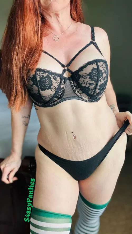 Let's plan something magical for St Paddy's Day. Free add on with any green, gold (yellow) or black panty thru March 12. Always fet friendly. [selling][usa] Fit. Nerdy. Pervy. Witty. Hilarious. Genuine. Forty-ish. Sassy. Redhead. See my menu. $30