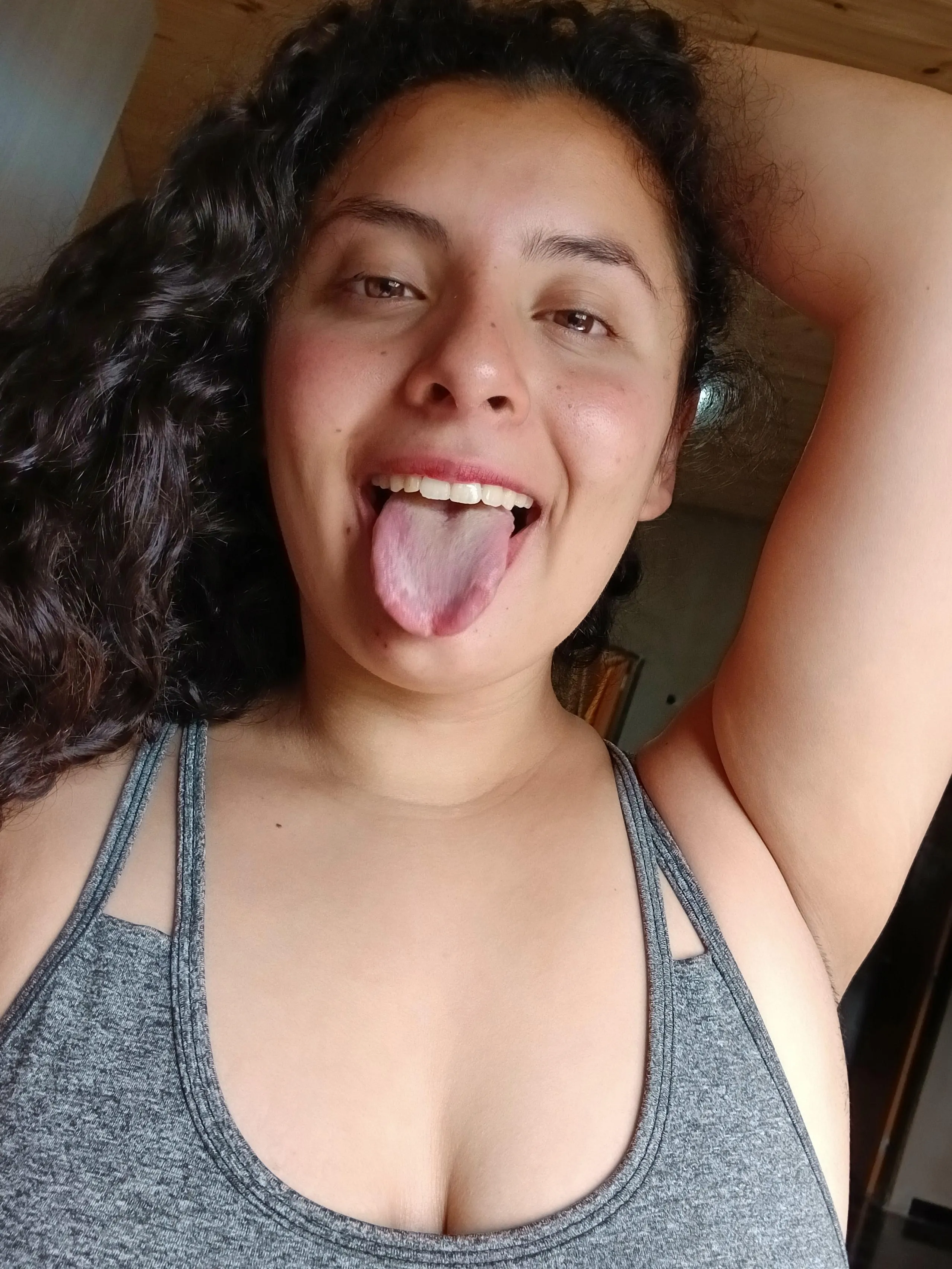 My tongue wants to taste you.🫦