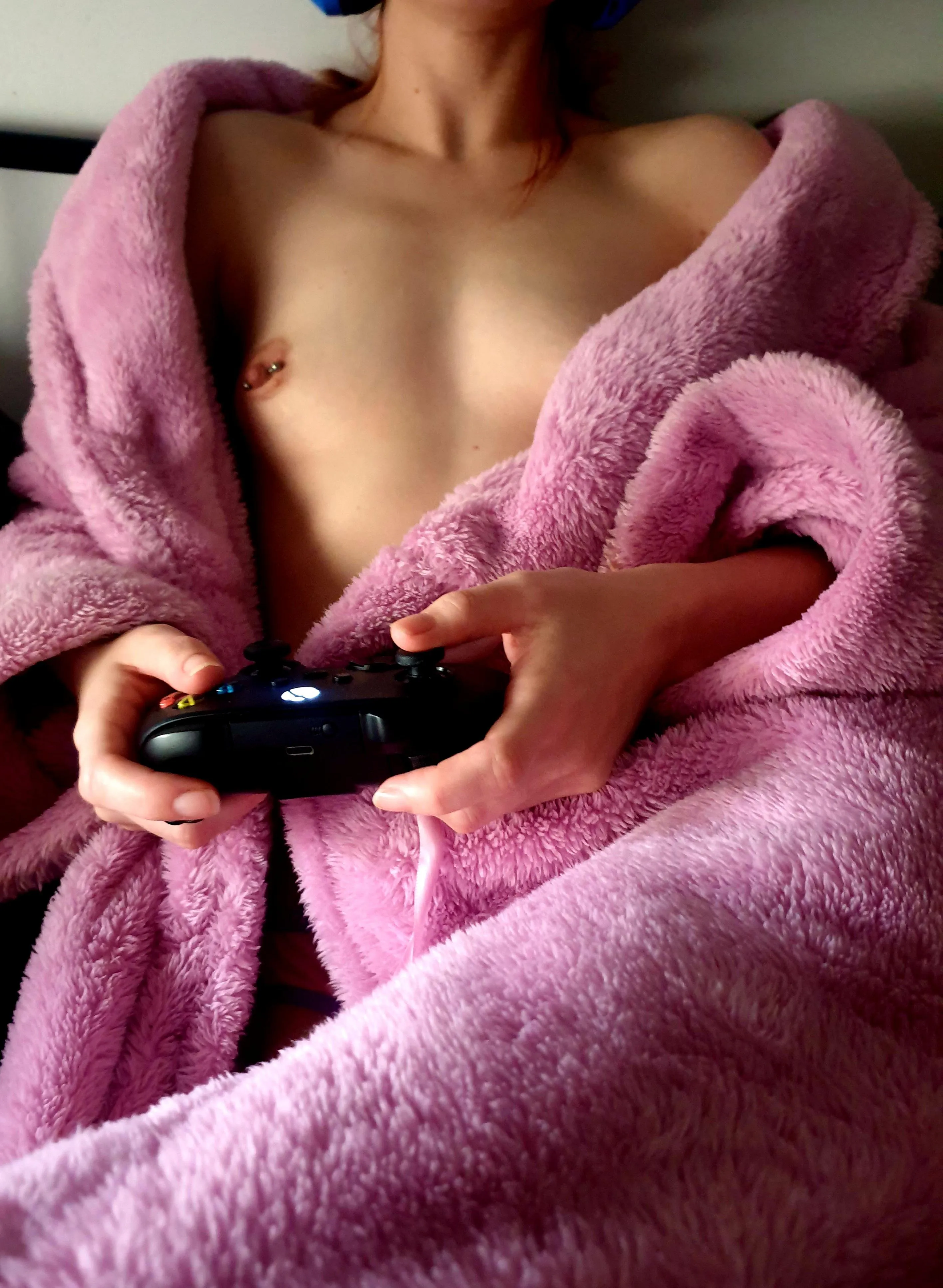Pierced tiny boobs + gaming?