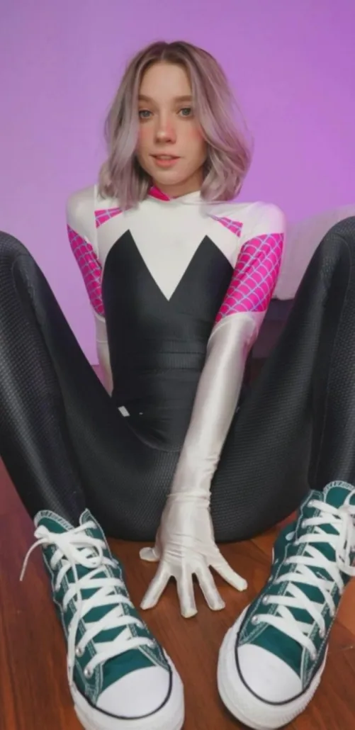 Spider Gwen (ShyVelvetRose)