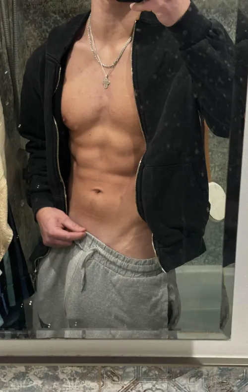 [18] Did I mention that I love grey sweats?
