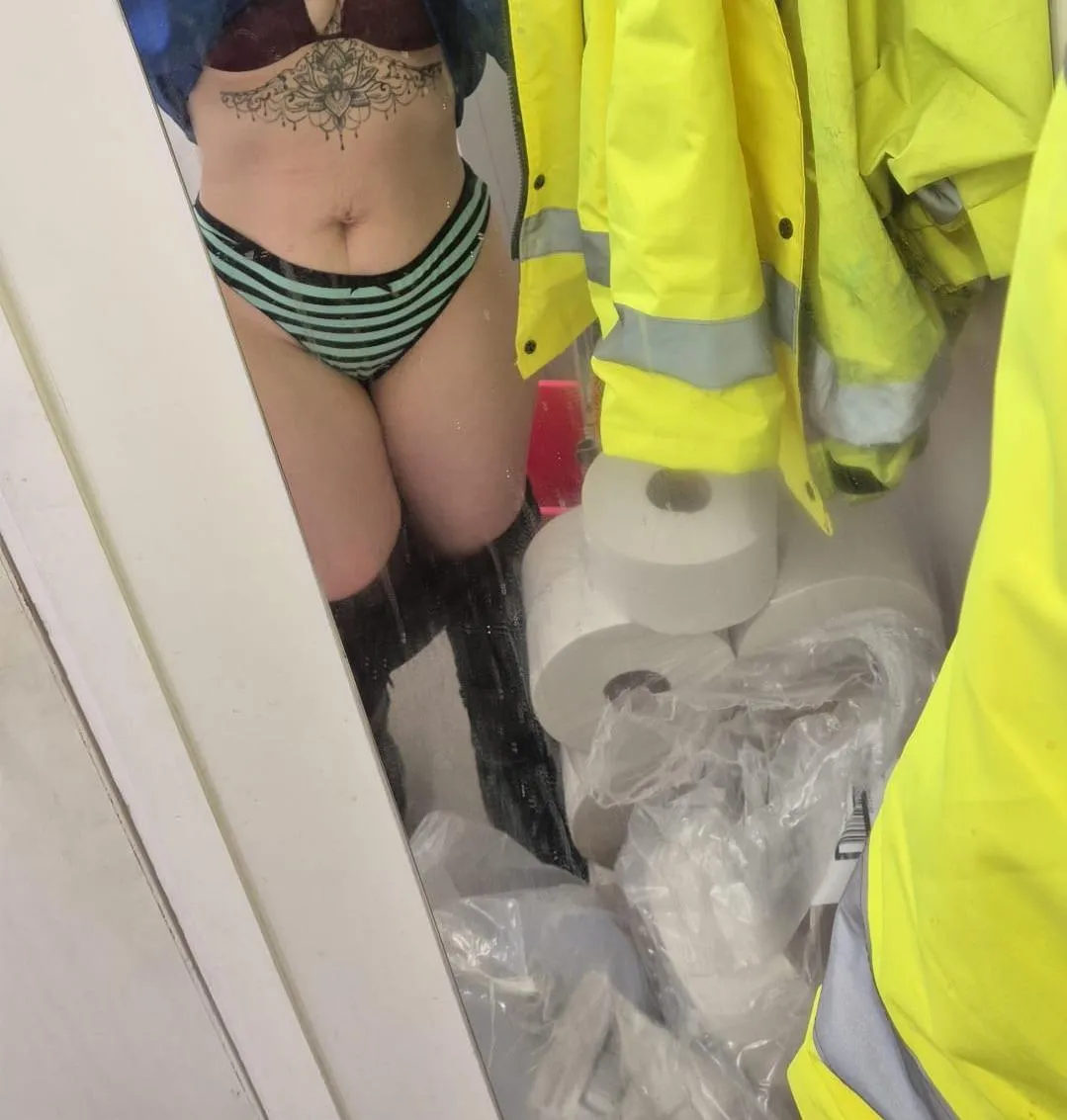 Bored come play 😋