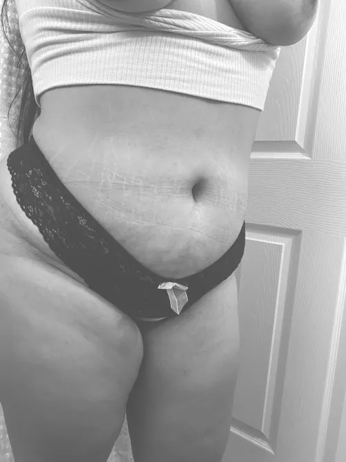 Hey daddies! Looking to see more pm me for my snap 💲💲💲