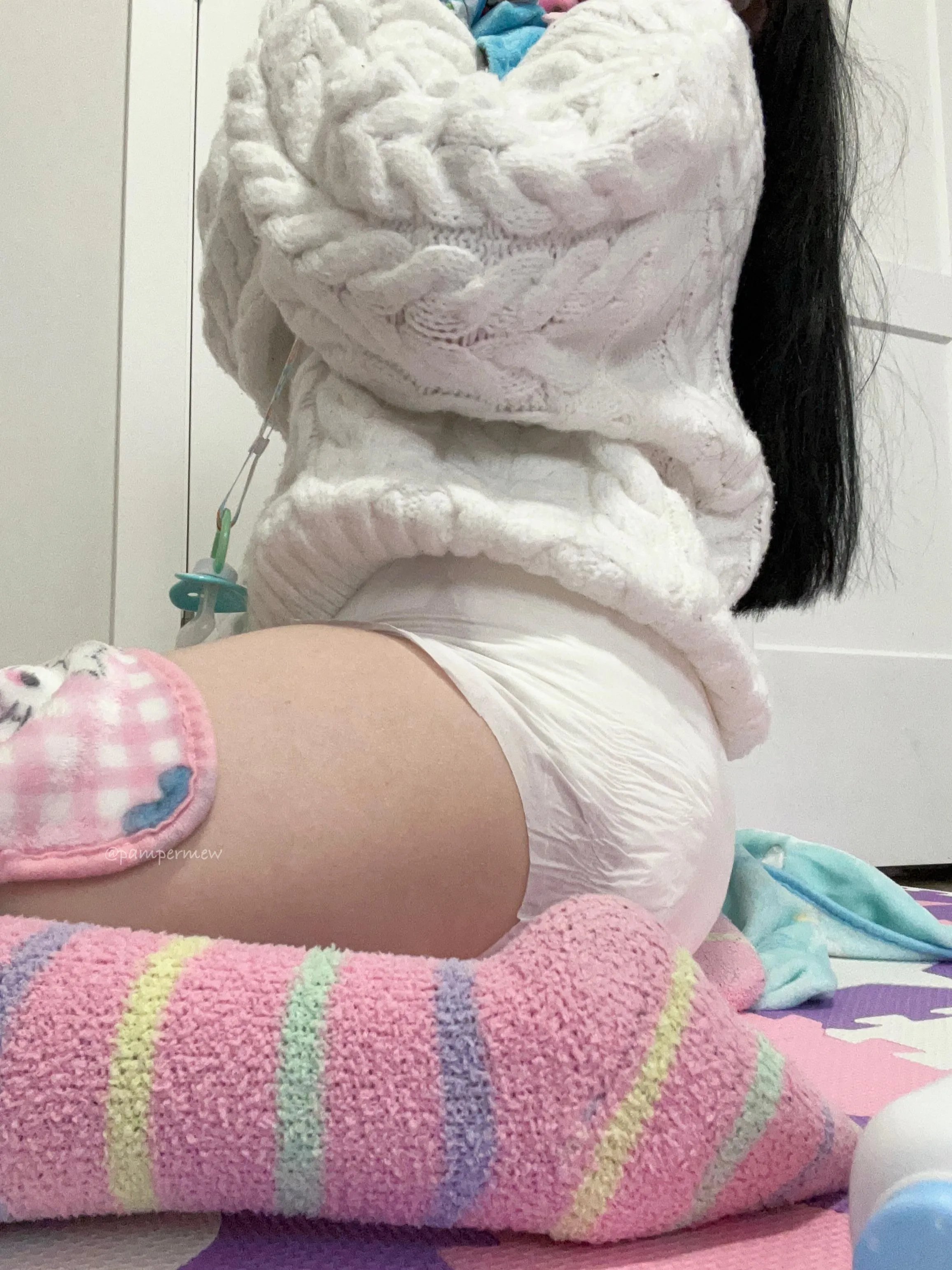 plain white diapers are underrated :D