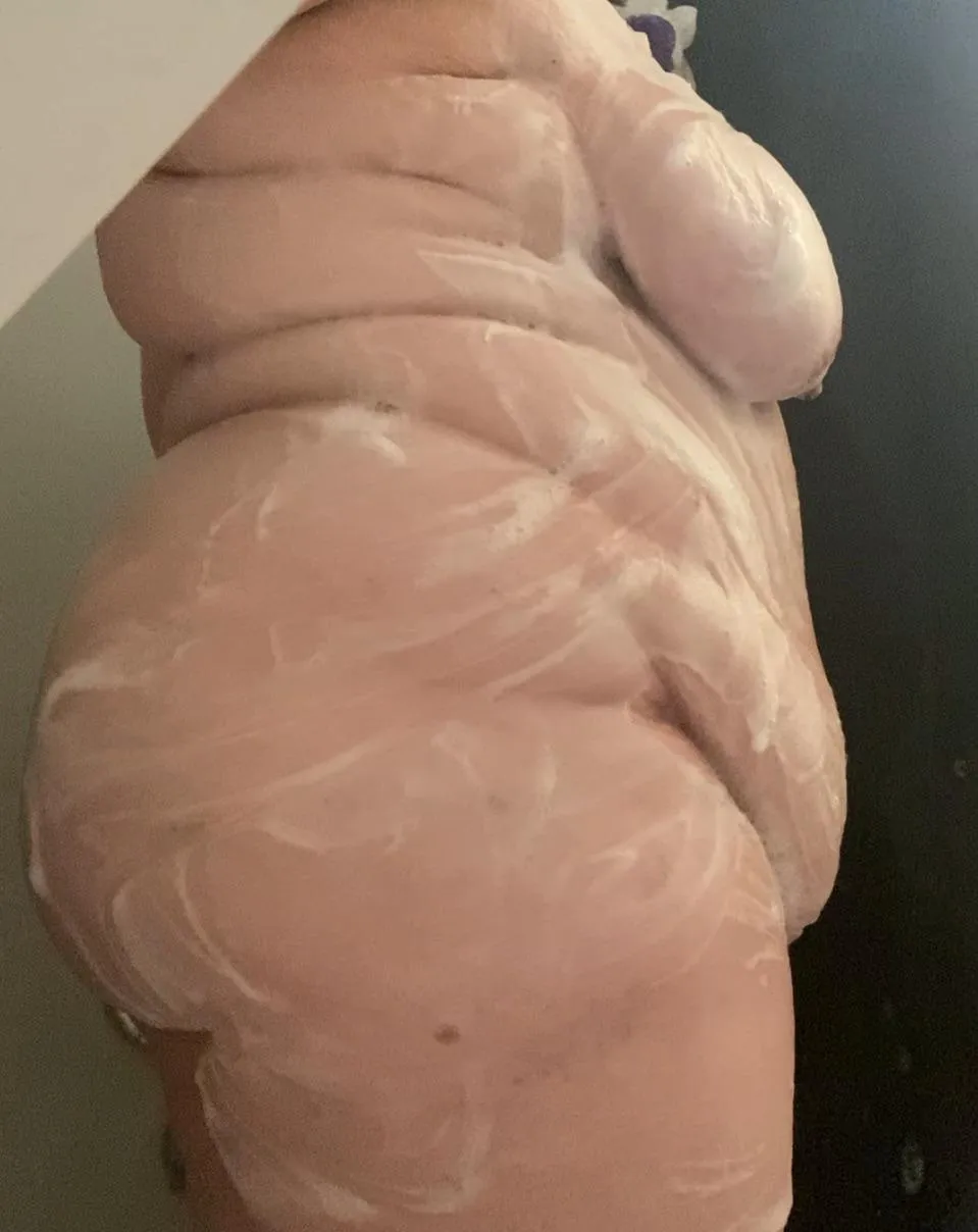 Who appreciates side boob?