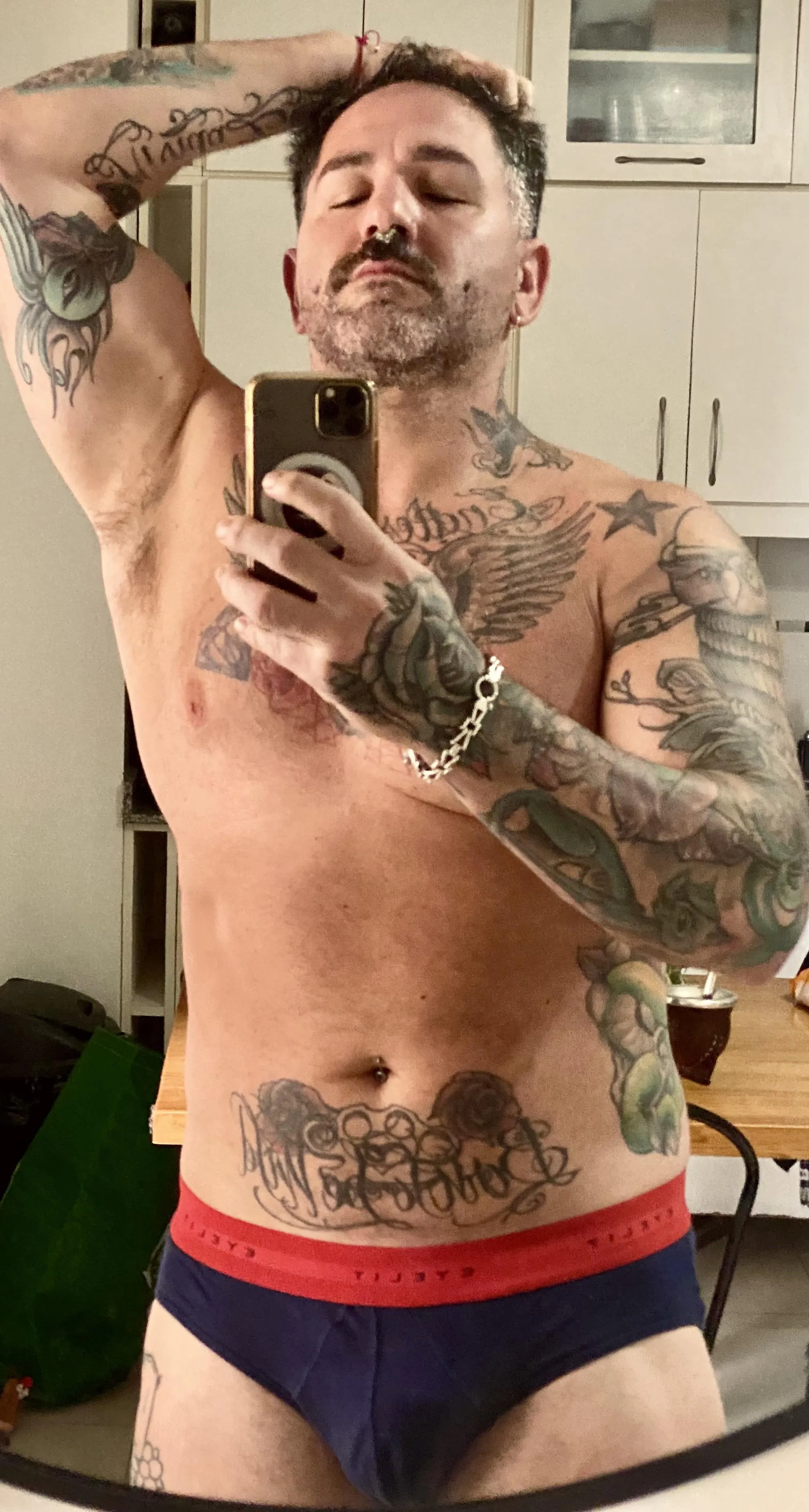 (37) happy monday dudes