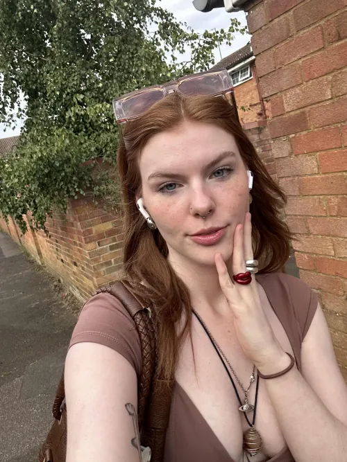 A perfect example of freckled redheads[IRTR]