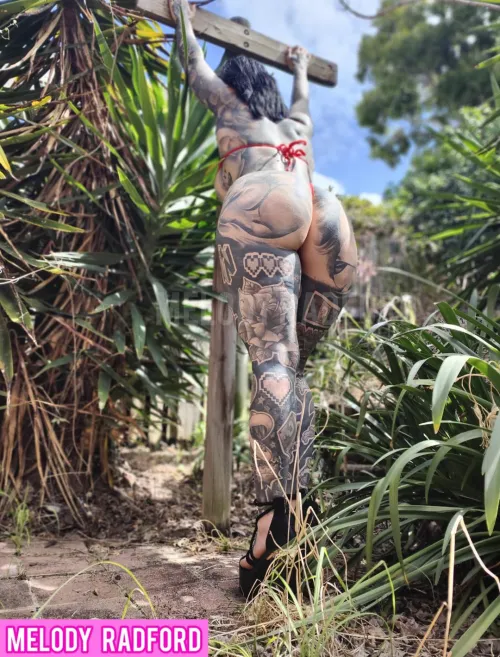 Any goth girls wanna be my GF?