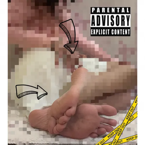 focus on my feet, bitch. you don’t deserve to have a look at my body.