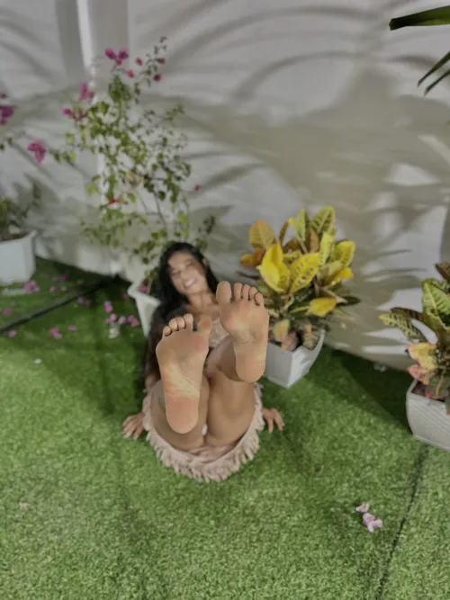 Lick my feet to start your week right