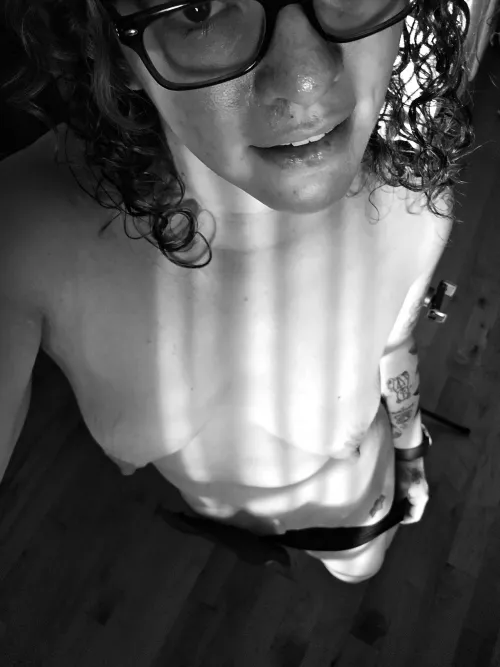 🎶🎶Maybe millions of people (sha bop sha bop) go by; But they all disappear from view... And I only have eyes for you😍🎶🎶