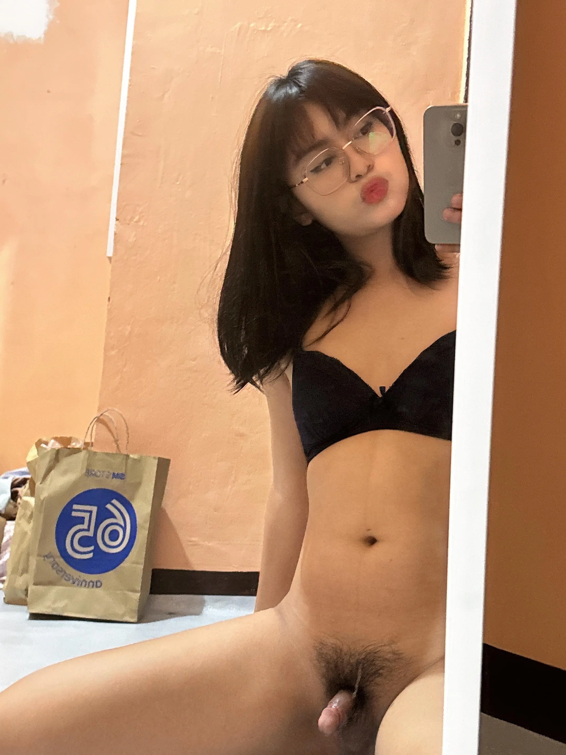 mirror selfie after beating my 🍆