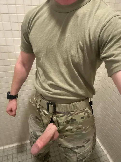 Mondays are hard & so am I😏