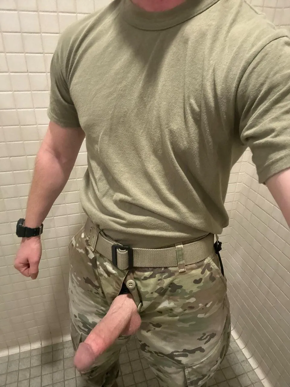 Mondays are hard & so am I😏