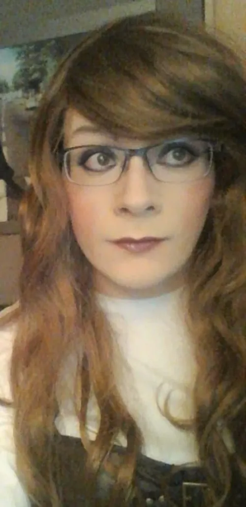 That feel when you have no goth GF, so you become your own goth GF. 🖤💀🌹