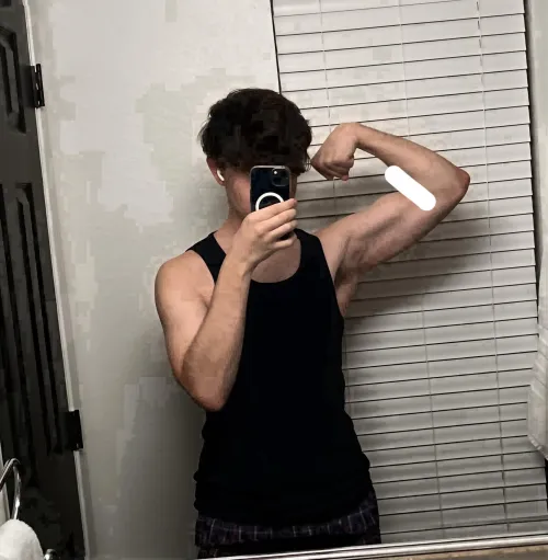 20 [M4F] College cock seeking regular or one-off fun near north dallas. Pics on page.