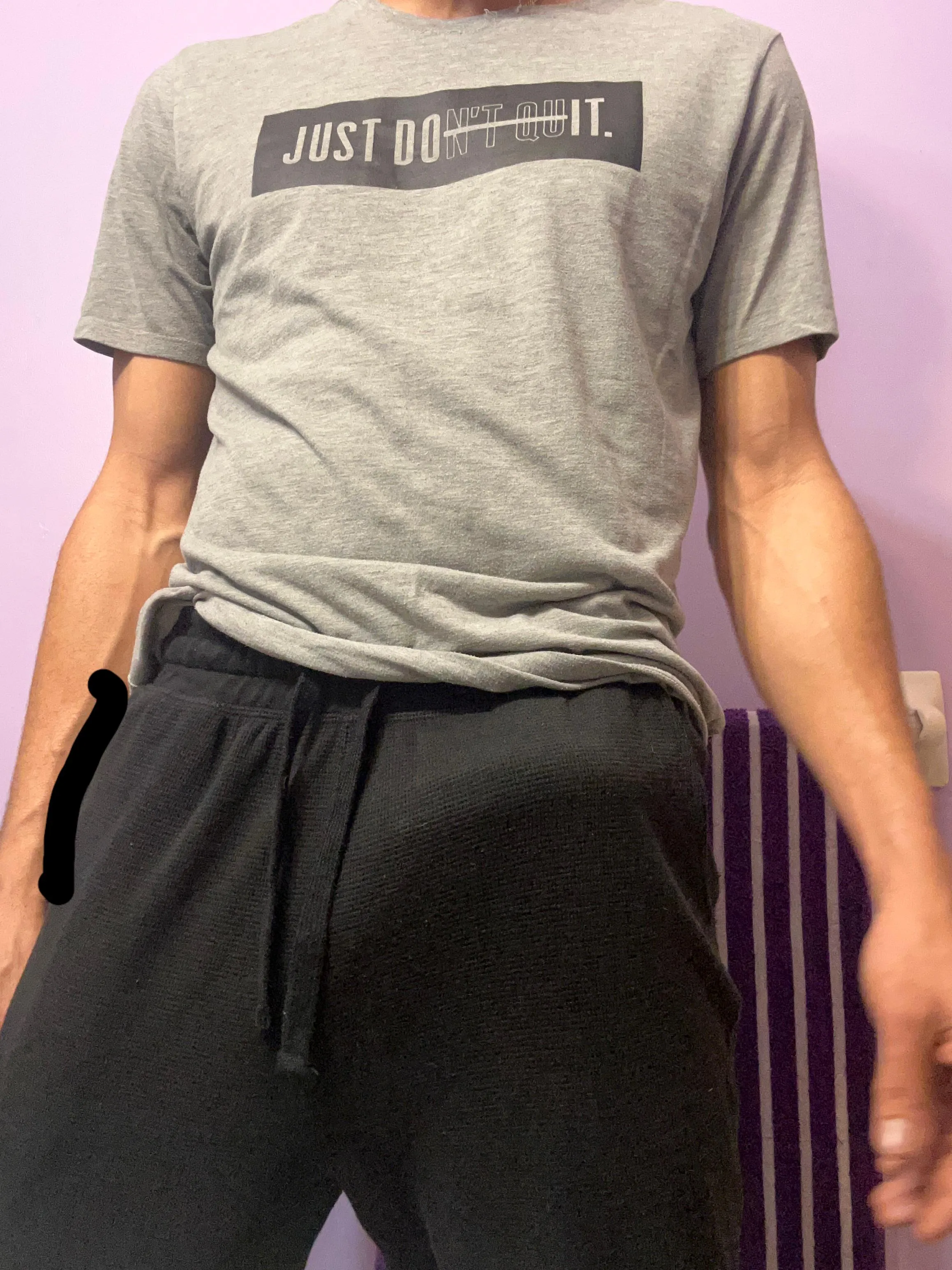 27(bi) post shower selfies