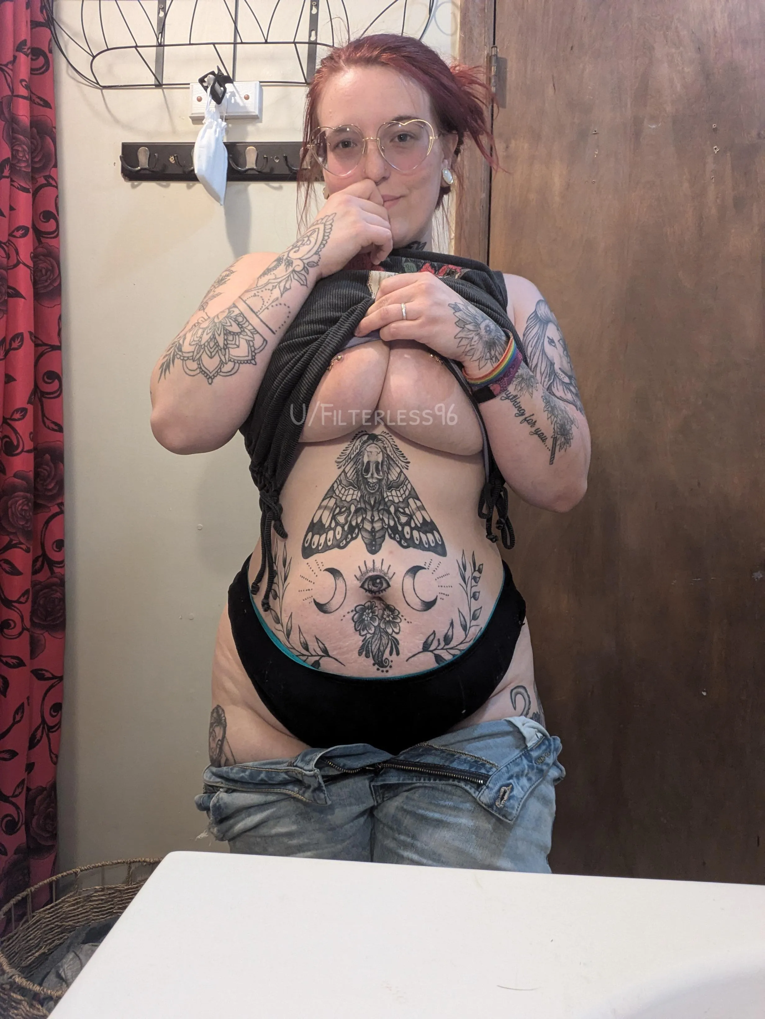 A little tease to start off your week(;