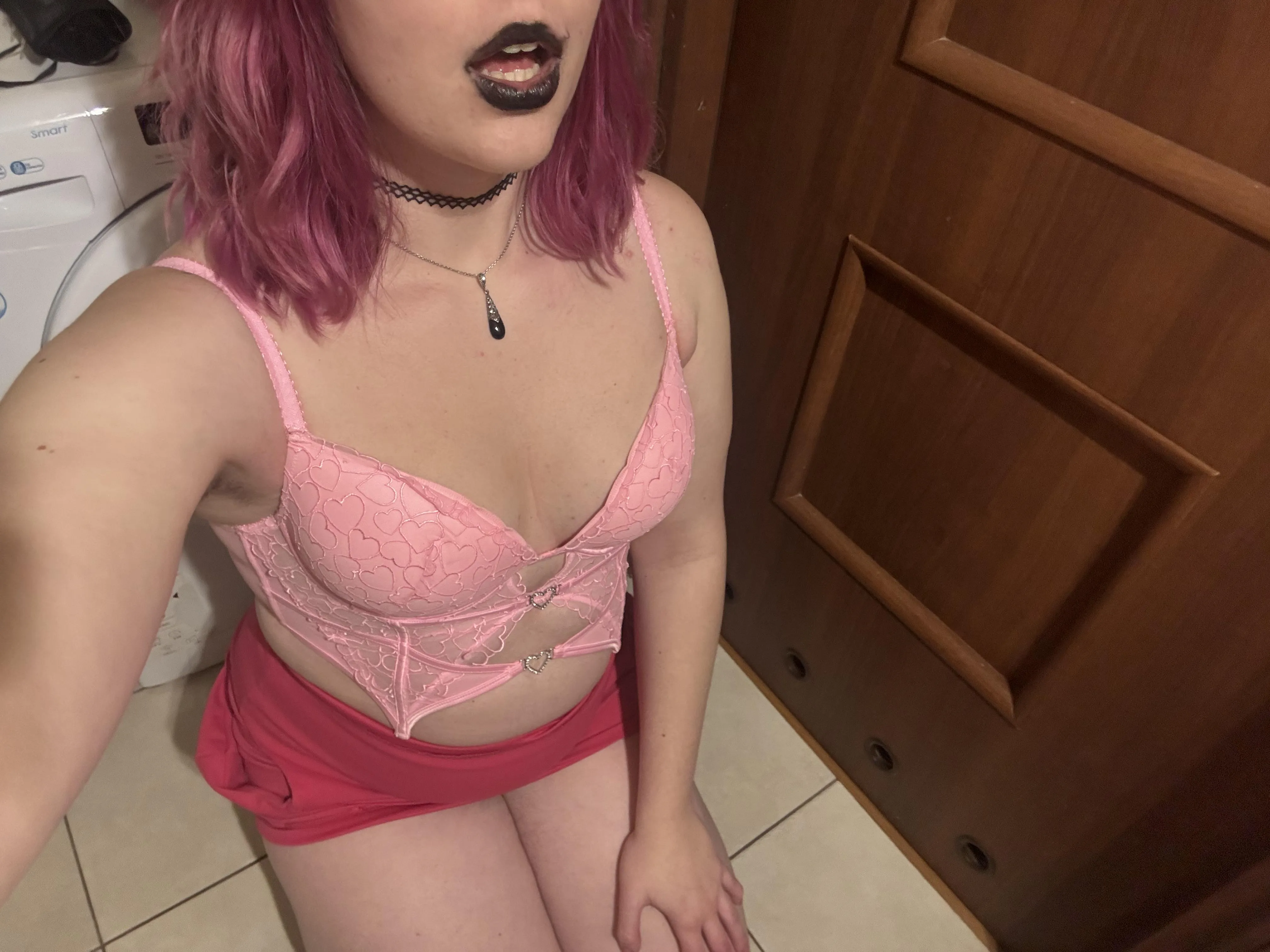 An important part of the bimbo routine is kneeling with your mouth open for at least a few minutes every day.