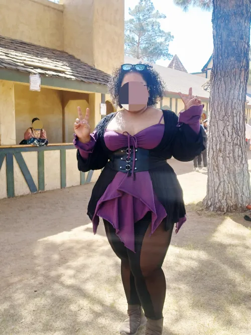 Blasian BBW- Did any of you see me at the Ren. Fest. yesterday? 🤭
