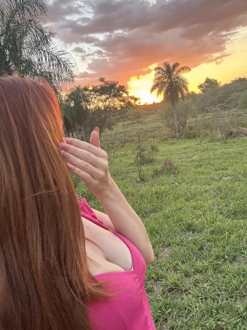 👩‍🦰Combines with the sunset? 😍