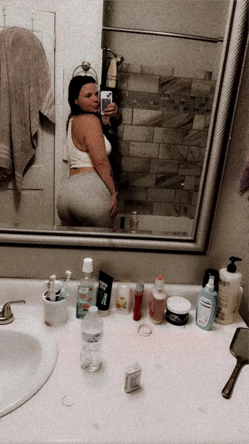 I’m looking for someone to make content with,  info in bio.