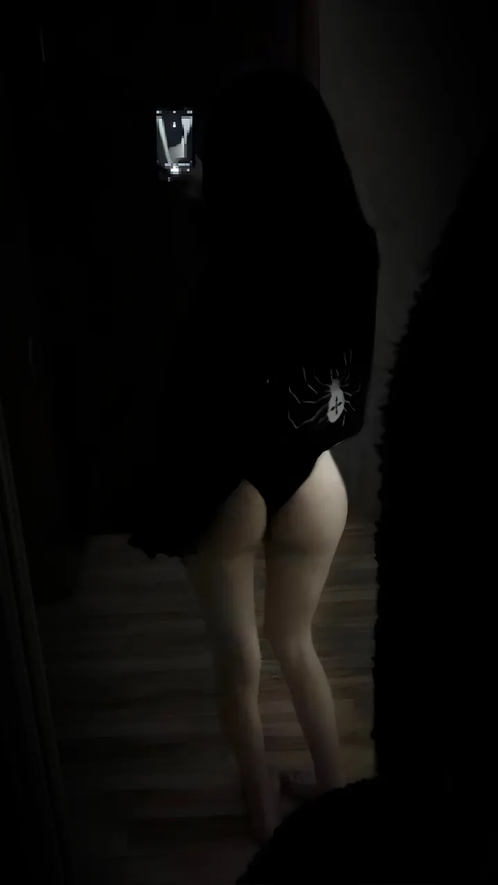 J'attend la Nuit Devant ta Chambre... J'ose pas Entrer !?