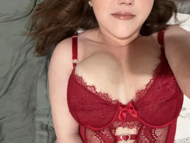 red always makes me feel sexy 💋