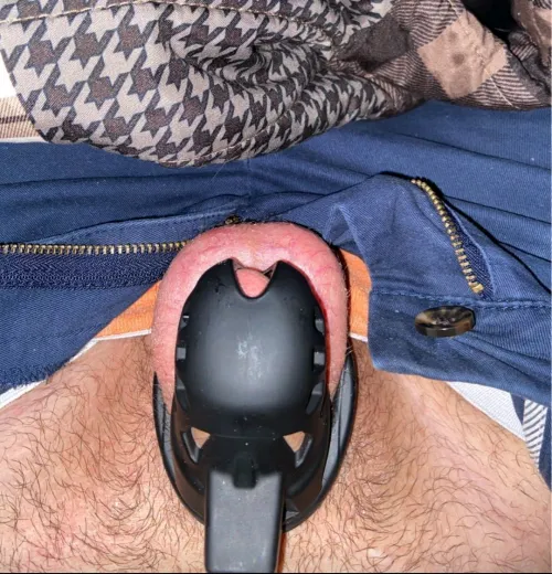 Roommate update. Thinking permanent 😈🔐