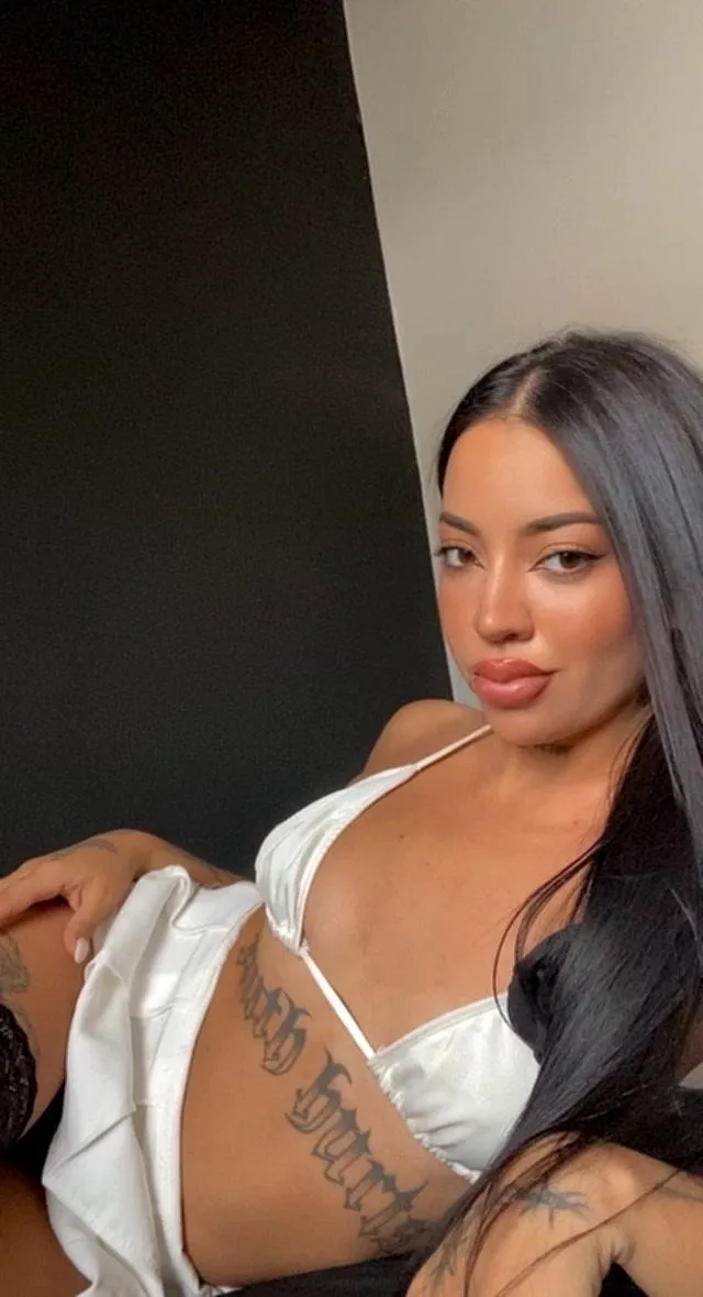 There's no right or wrong answer. One night stand or fuck buddy? What's do you think ? ;)