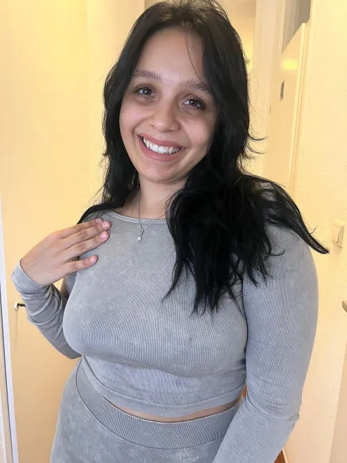 Wife with only 24ys old, I know it was a bad decision...but still too tight, I need more