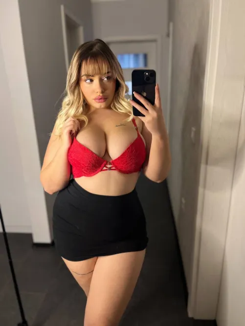 Okay ehrliche antwort: womit kann man dich sofort um den Verstand bringen?