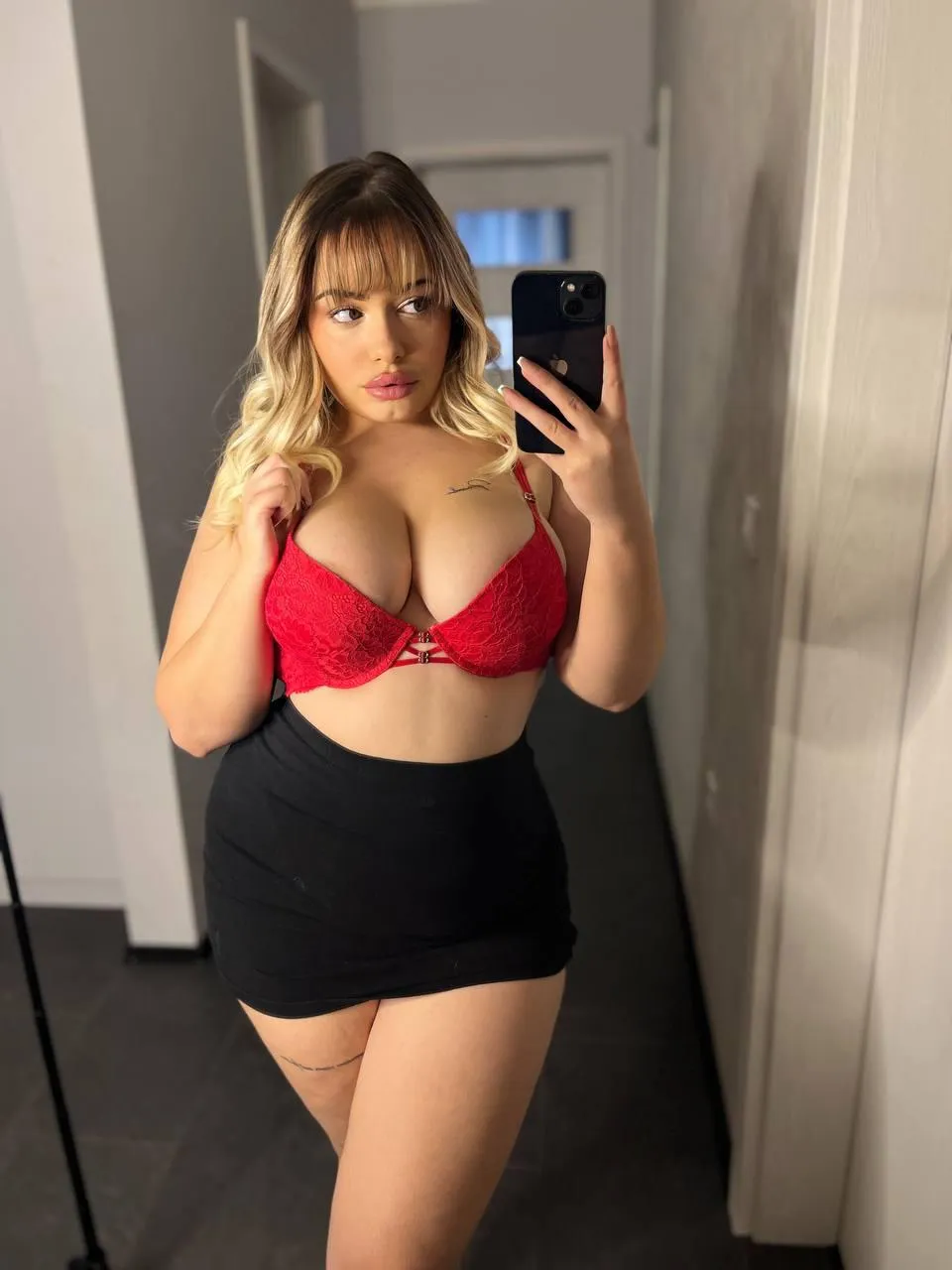 Okay ehrliche antwort: womit kann man dich sofort um den Verstand bringen?