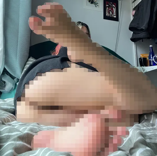 only virgins see pixels, alpha sees all :)