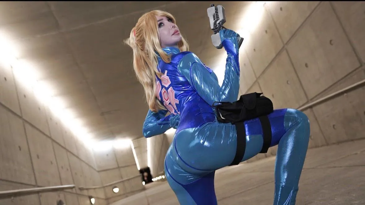 Samus in her zero suit, cosplay by [katerina Marie]