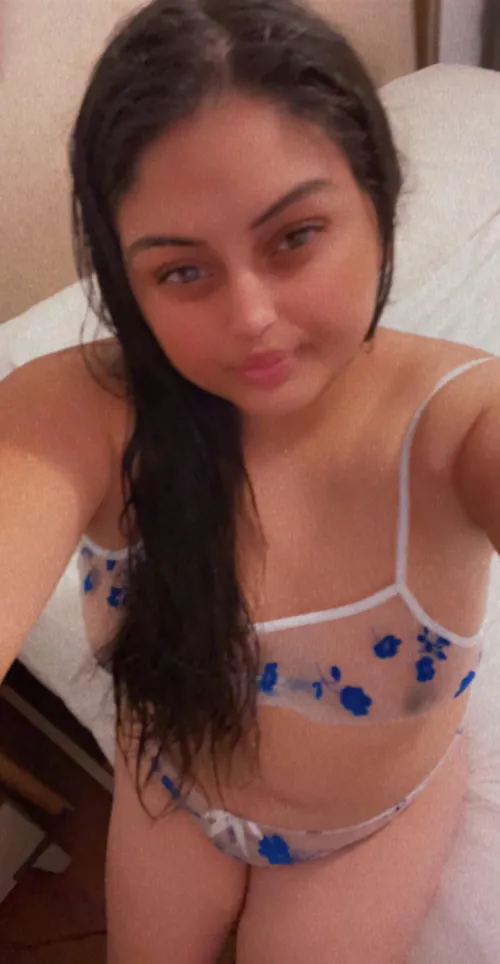 Small tits but thick xo