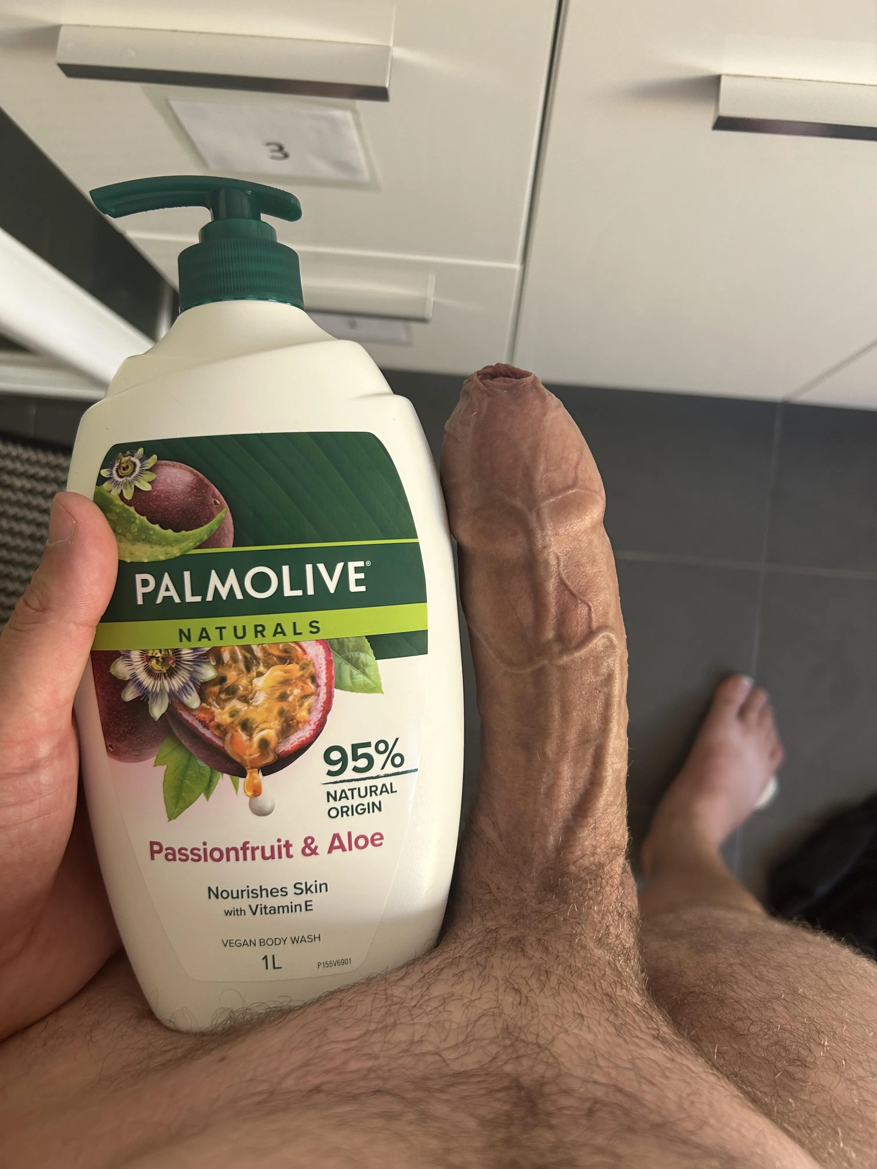 So(m)e size comparison