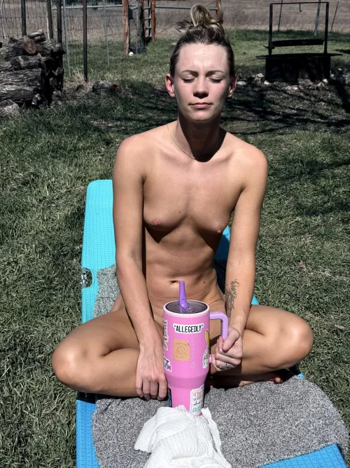 Sunshine and cute titties