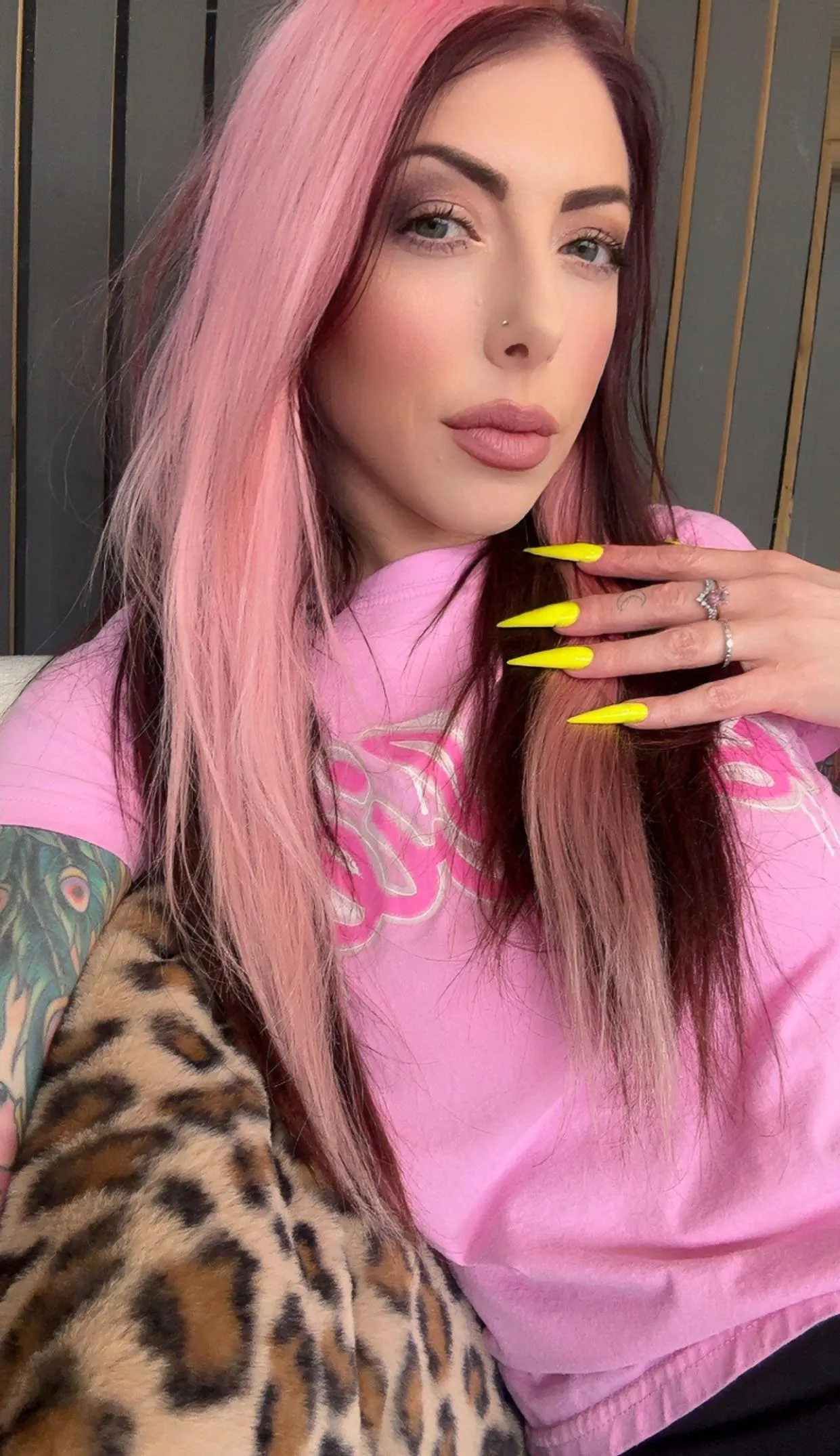 This is the little finger you'll be wrapped around while you're serving my needs 💖