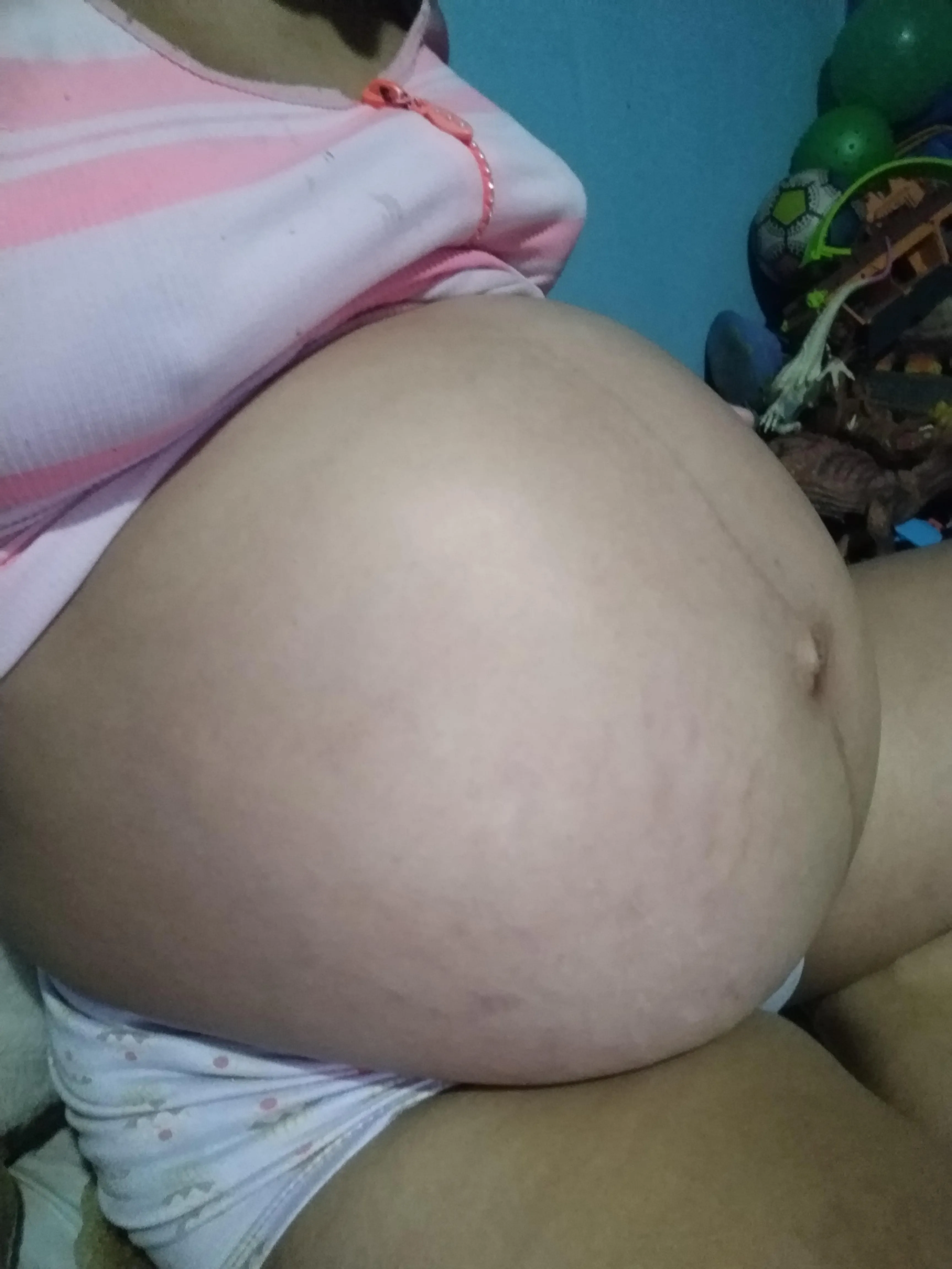 What rating do you give my 8 month pregnant belly?